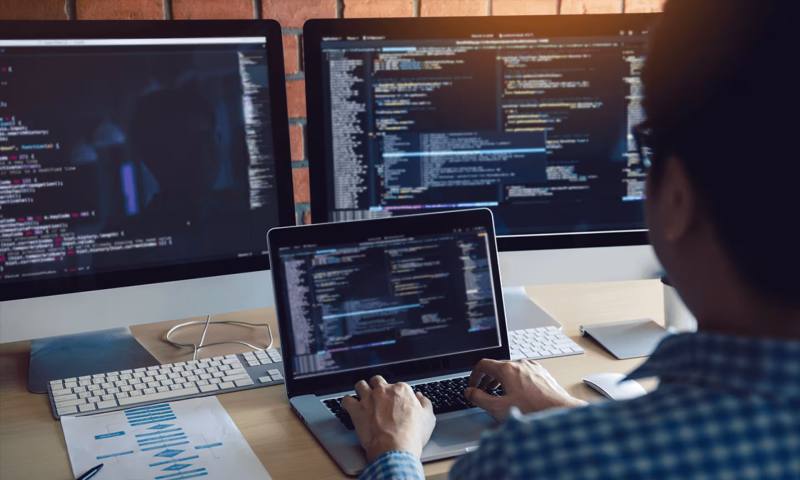 数据科学选型:R与Python如何赋能婺源县网站建设?